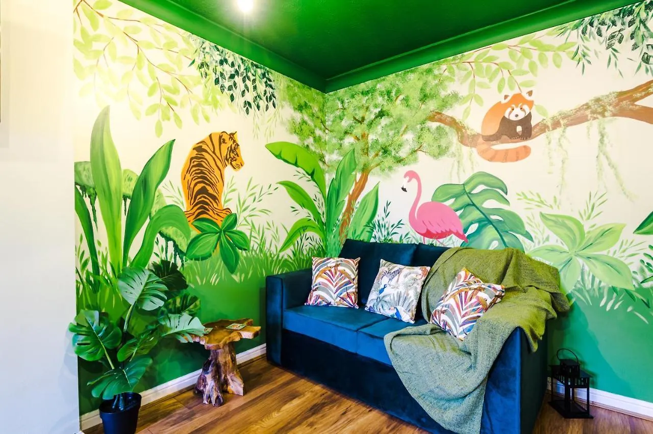 Holiday home The Jungle Hut Villa Chester